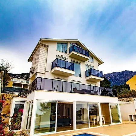 Paris A Villa, Oezel Havuzlu, Fethiye