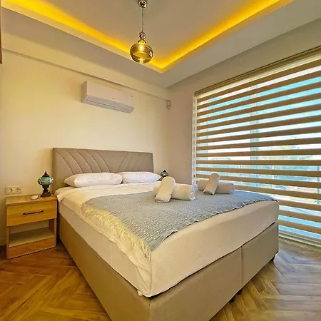 Paris A Villa, Oezel Havuzlu, Βίλα *