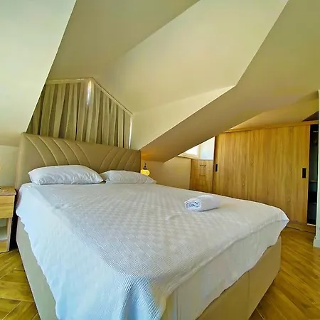 Βίλα Paris A Villa, Oezel Havuzlu, *