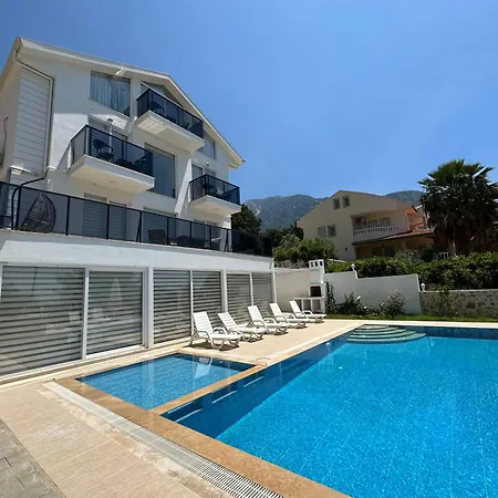 Paris A Villa, Oezel Havuzlu, Βίλα *